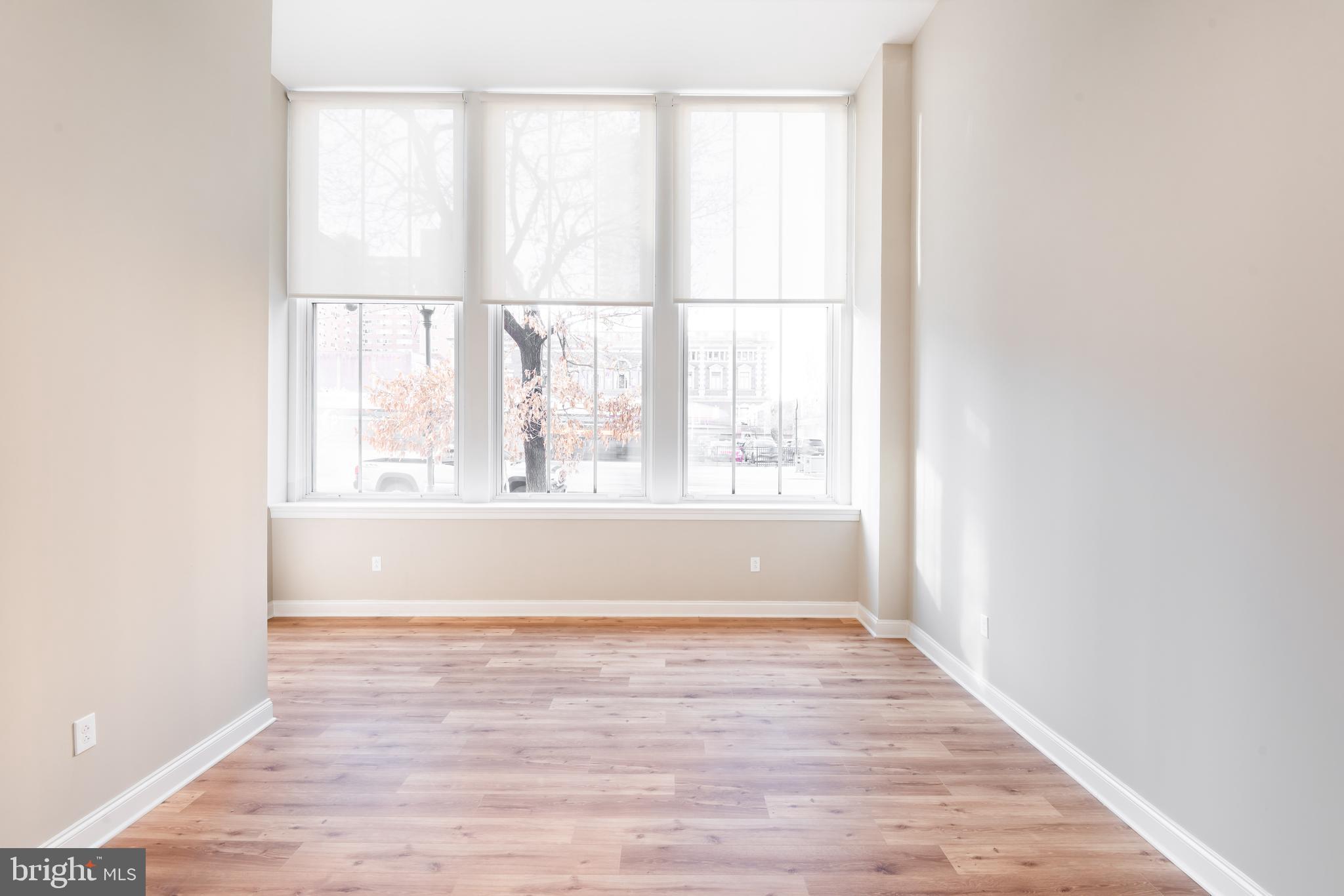 2121-41 MARKET ST #101