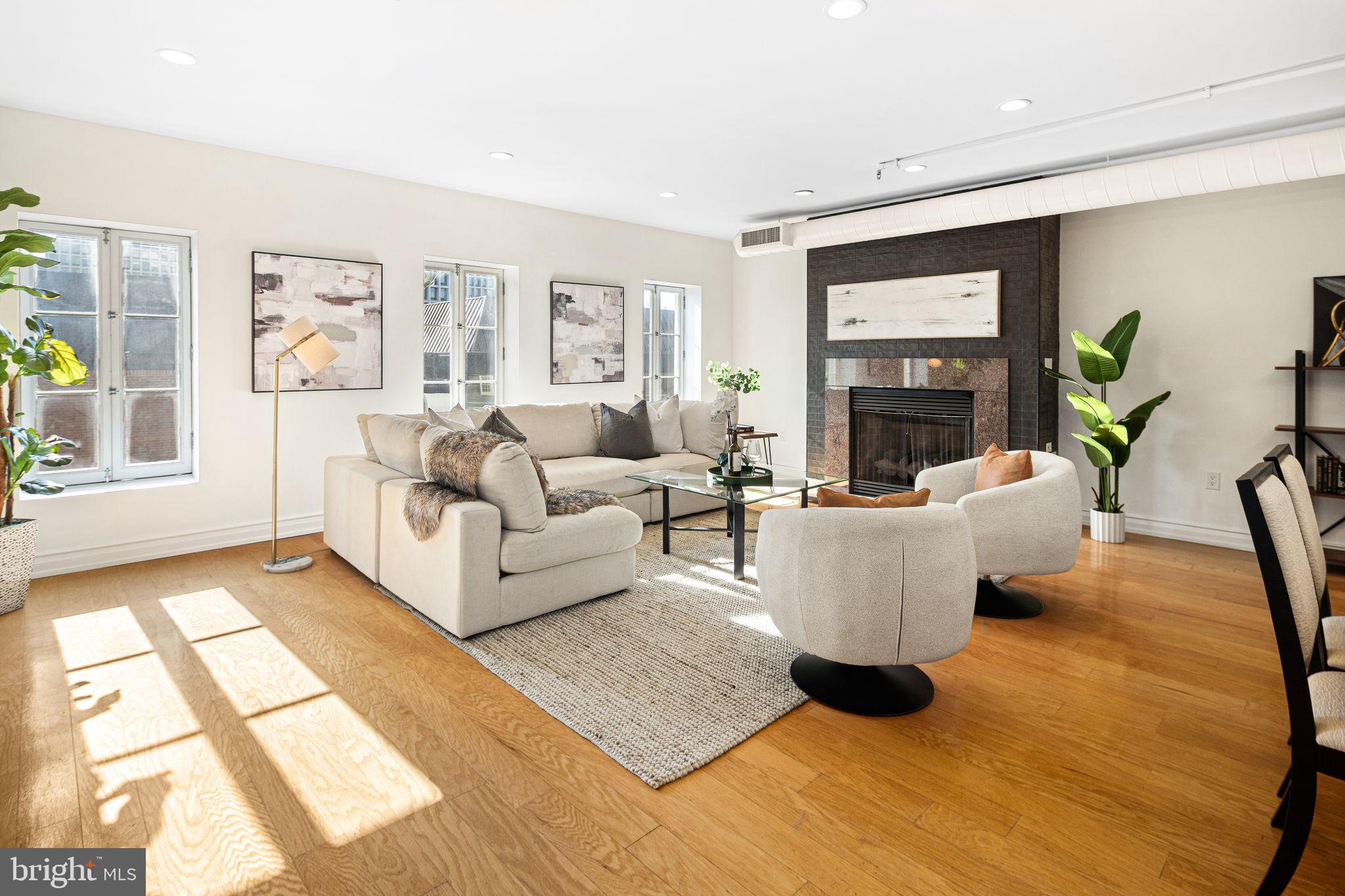 121-35 Walnut St #405