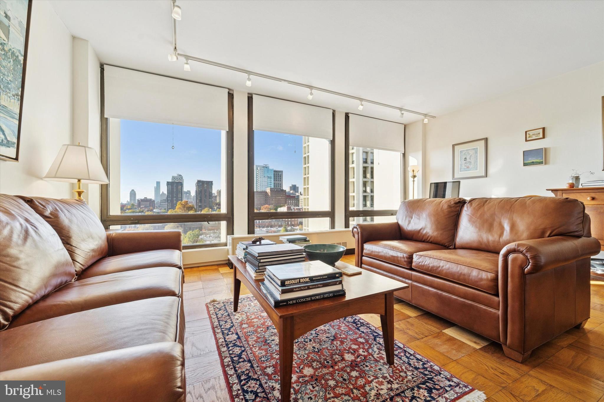 220 LOCUST STREET 9HS