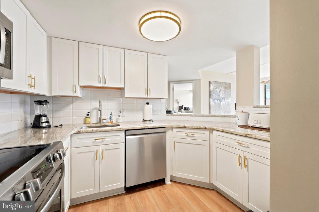 2001 HAMILTON STREET Unit: 306