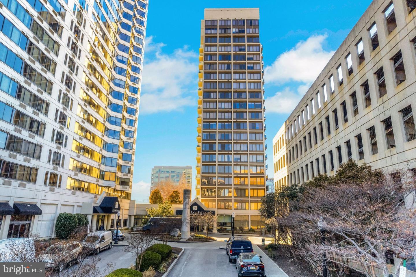 2001 HAMILTON STREET 00 P101