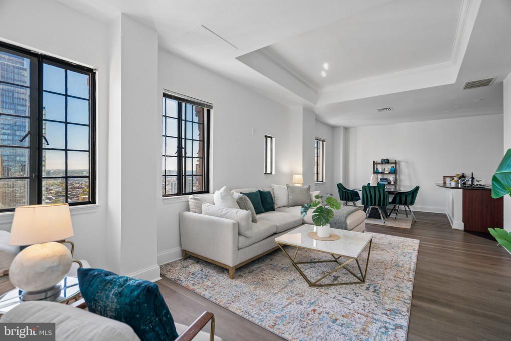 1512 SPRUCE STREET Unit: PH-2404