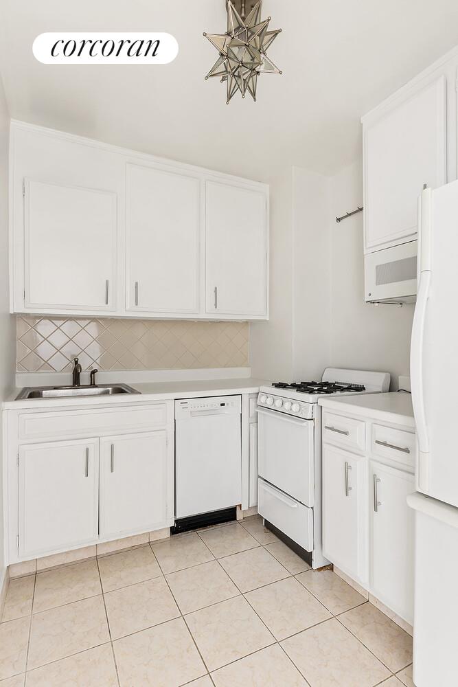 305 E 24TH Street 5S