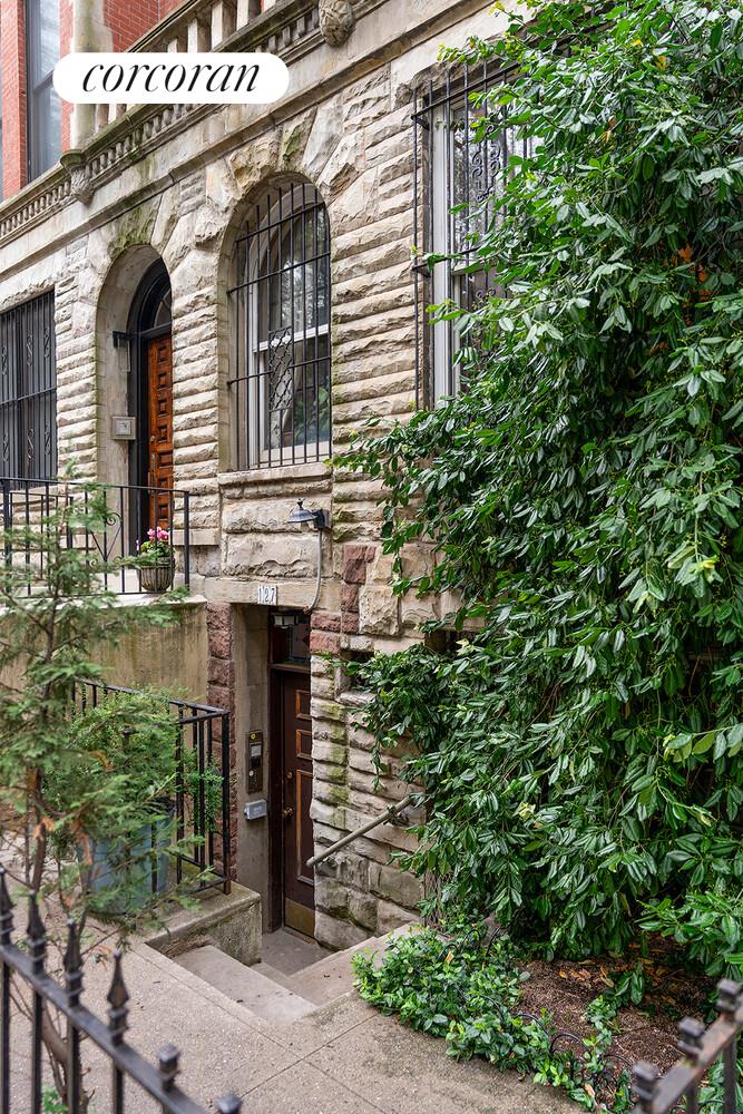 127 W 95TH Street
