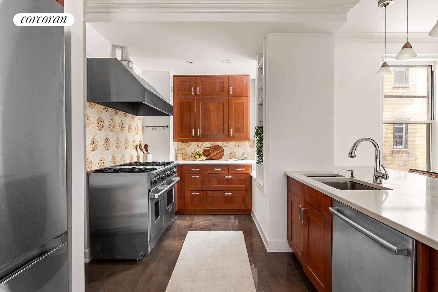 370 RIVERSIDE Drive 4C