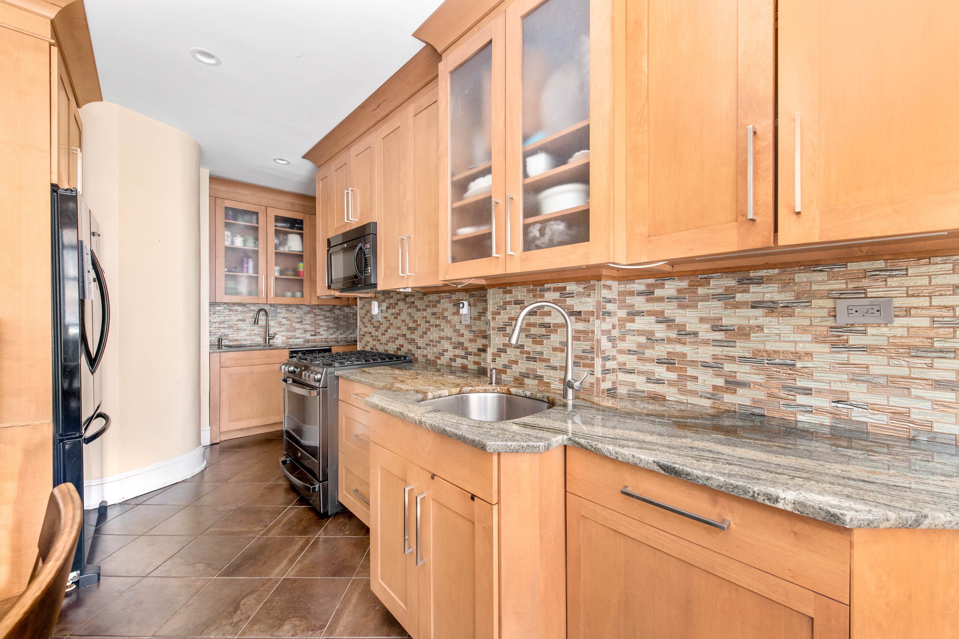 885 W End Avenue 2A