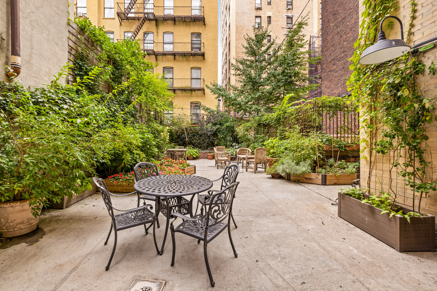 299 RIVERSIDE Drive 2C