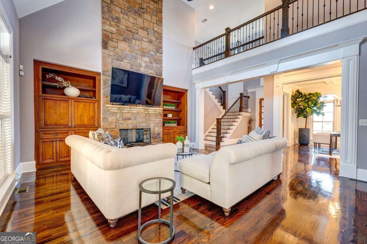 1049 Highland Village Trail