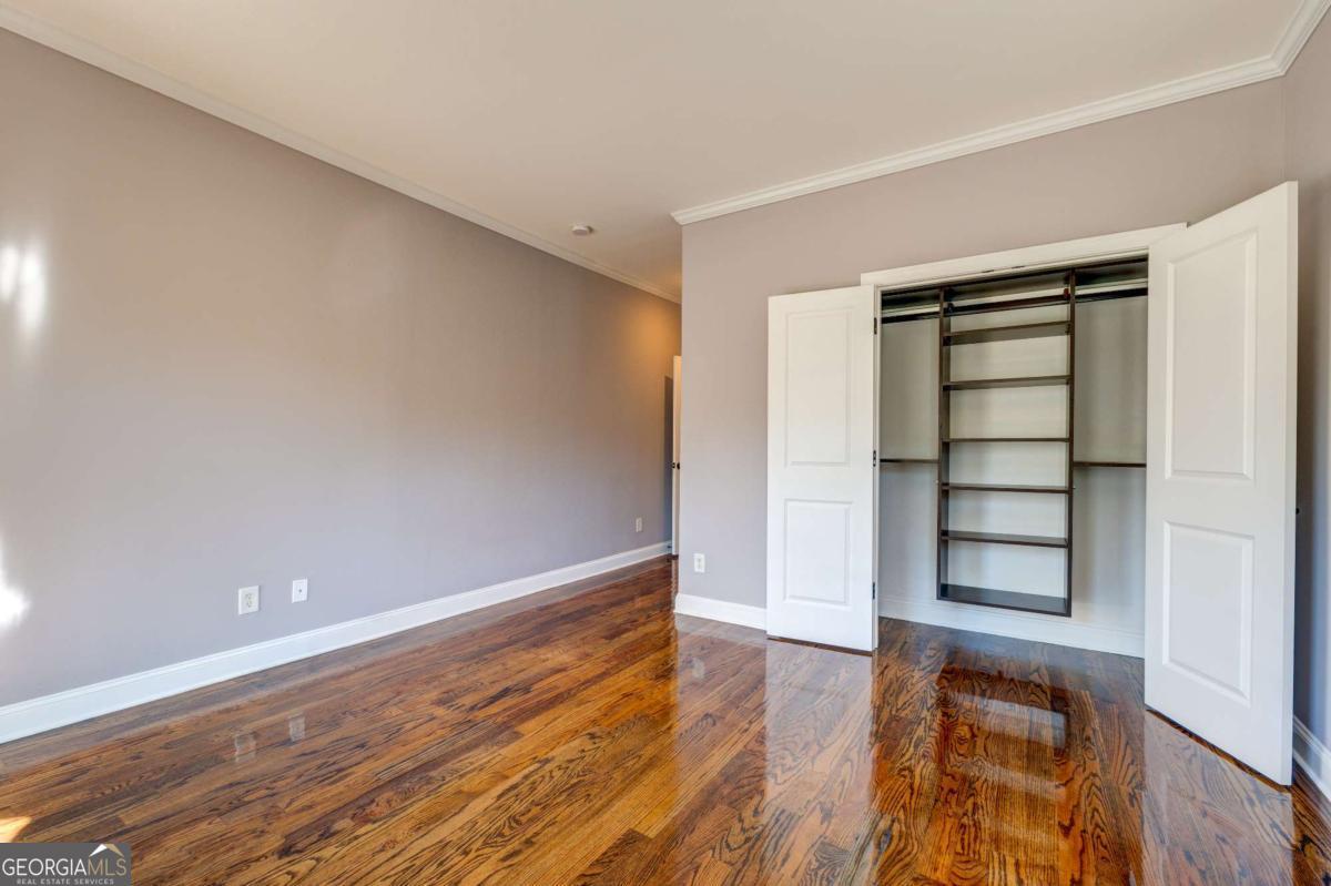 1049 Highland Village Trail