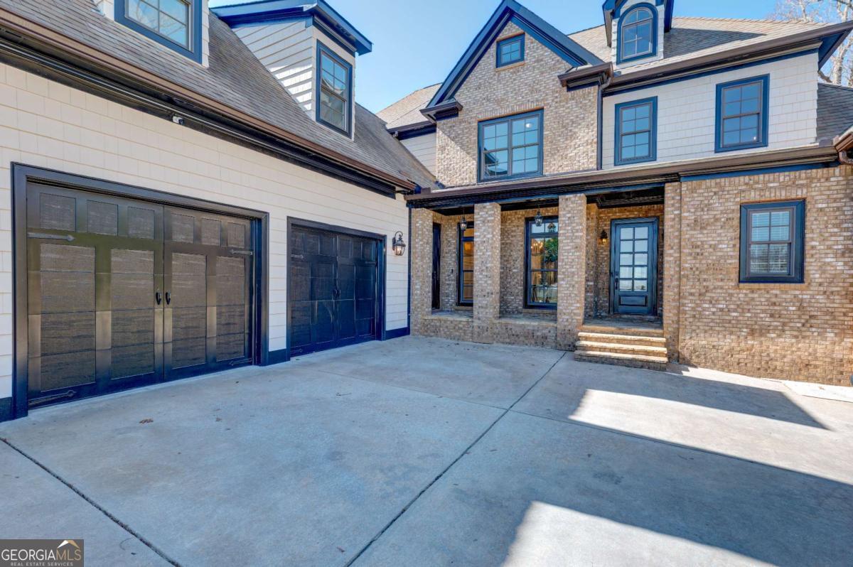 1049 Highland Village Trail