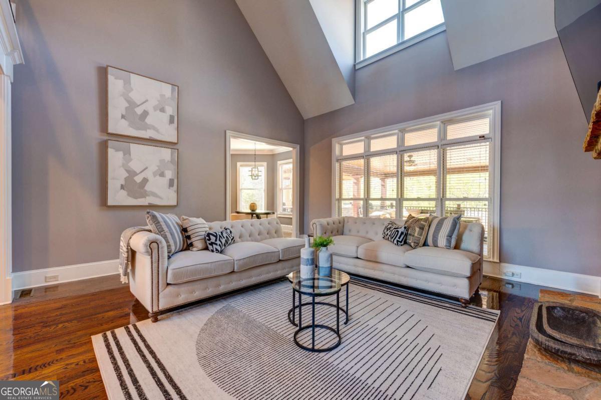 1049 Highland Village Trail