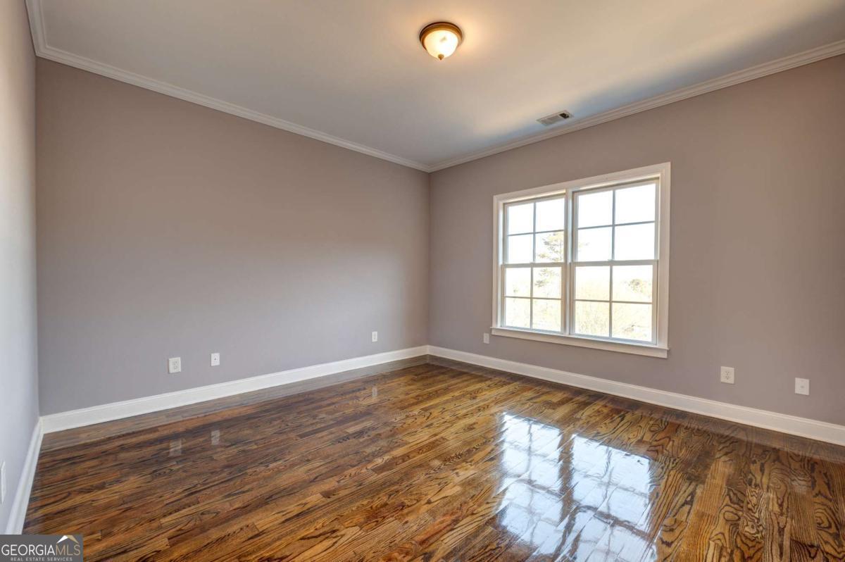 1049 Highland Village Trail