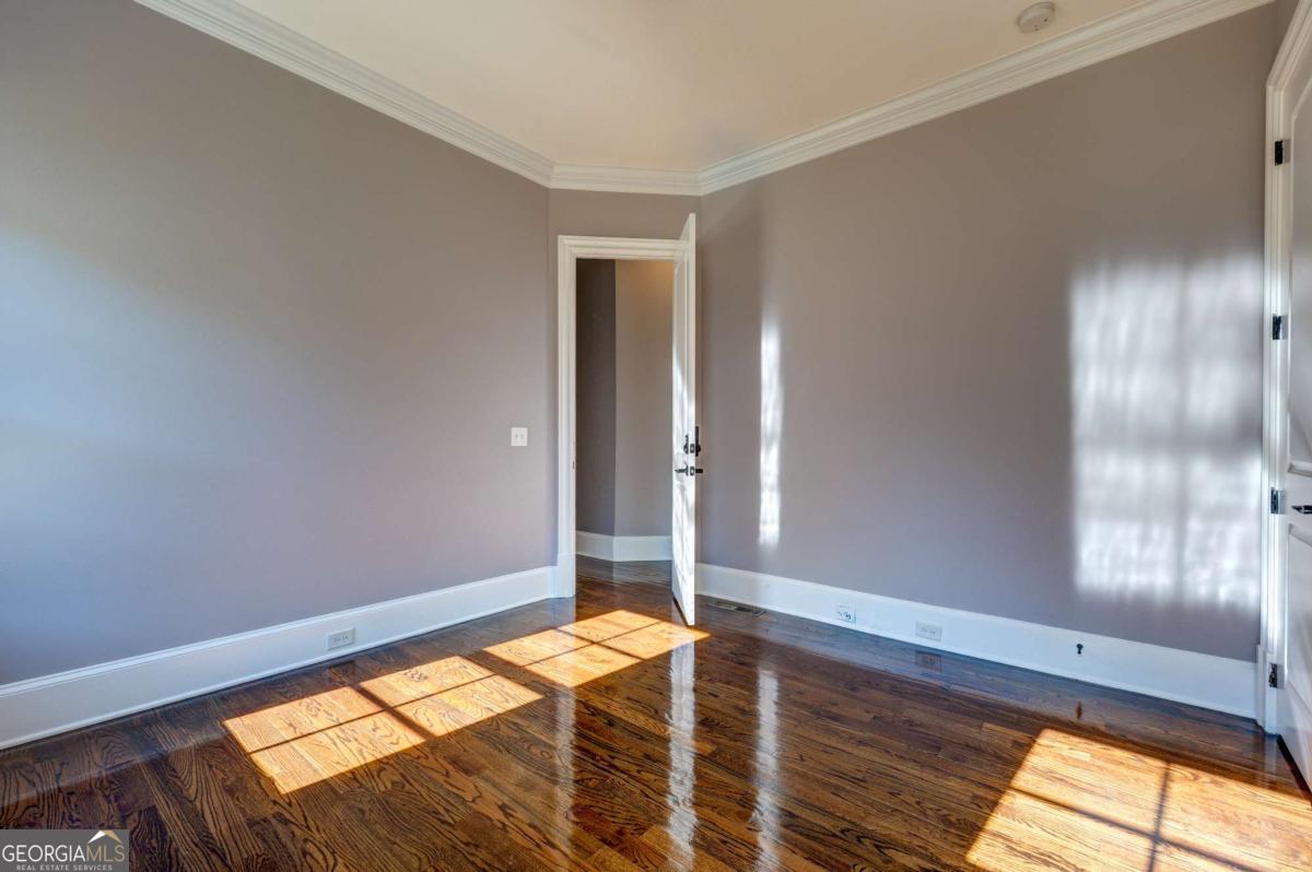 1049 Highland Village Trail