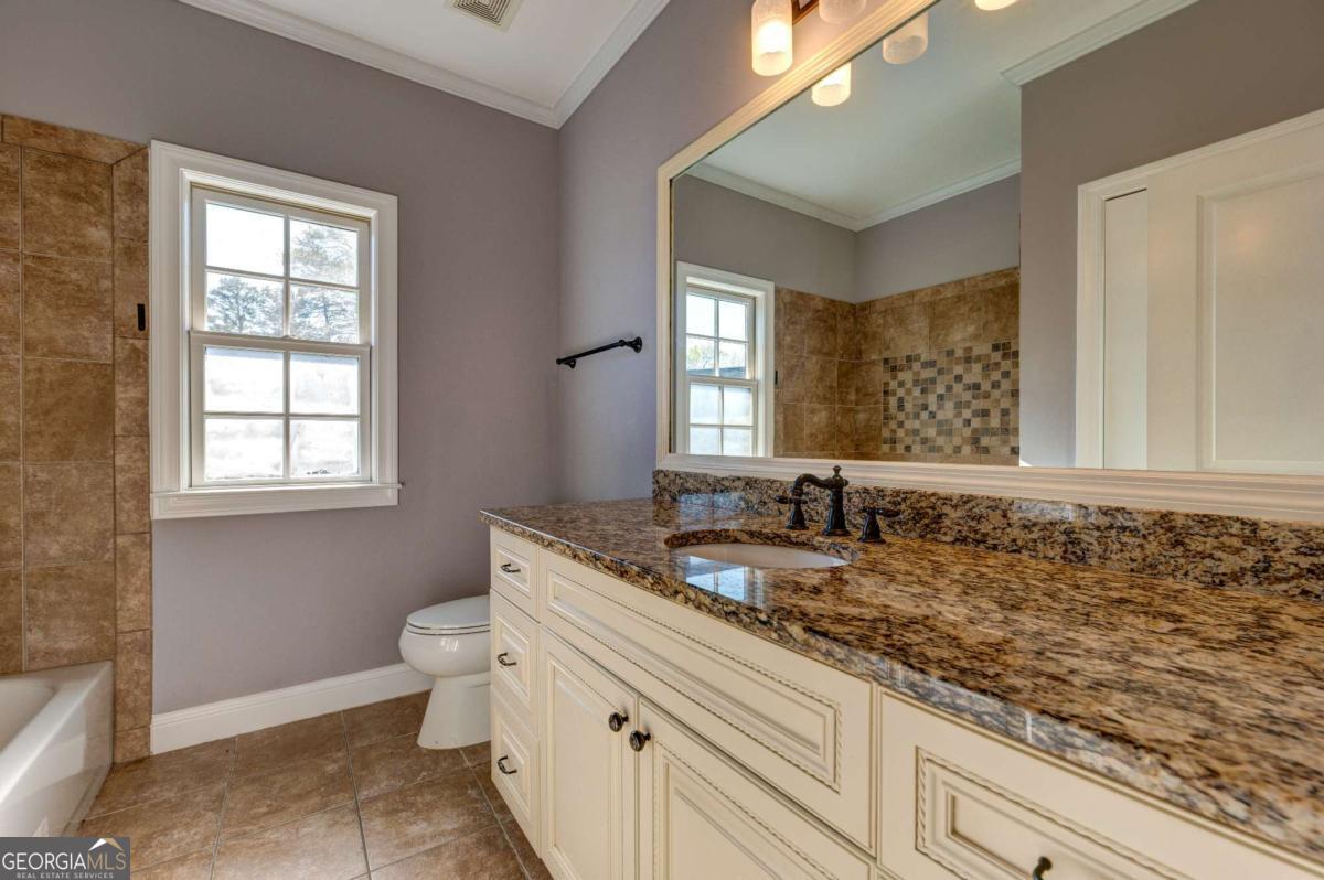 1049 Highland Village Trail