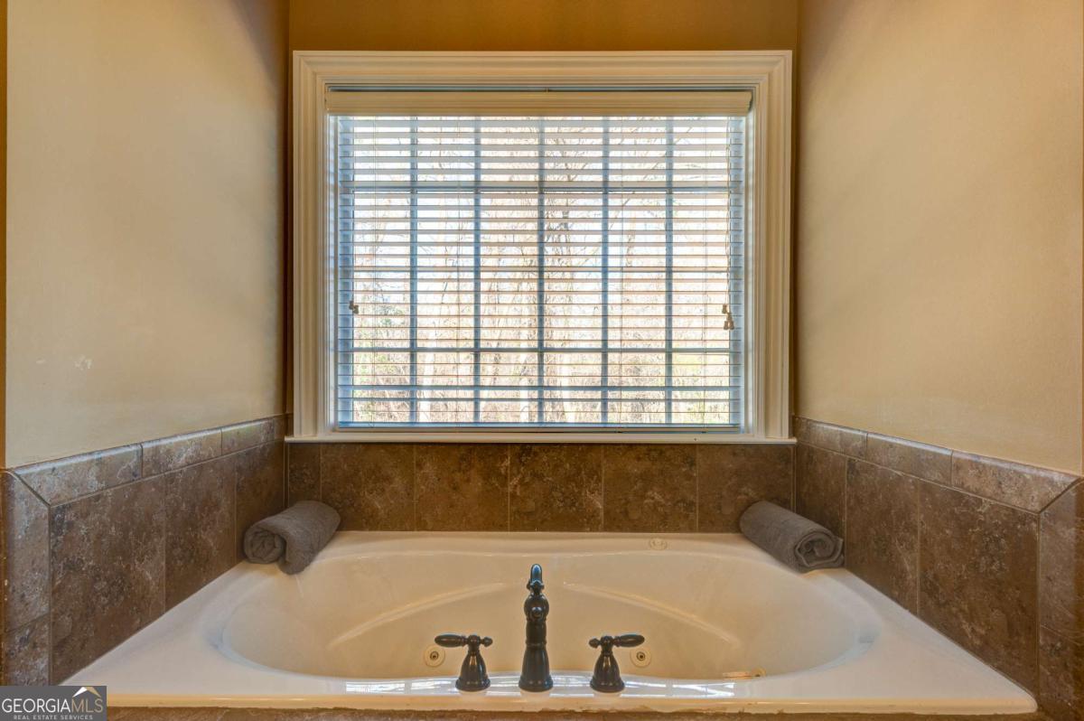 1049 Highland Village Trail