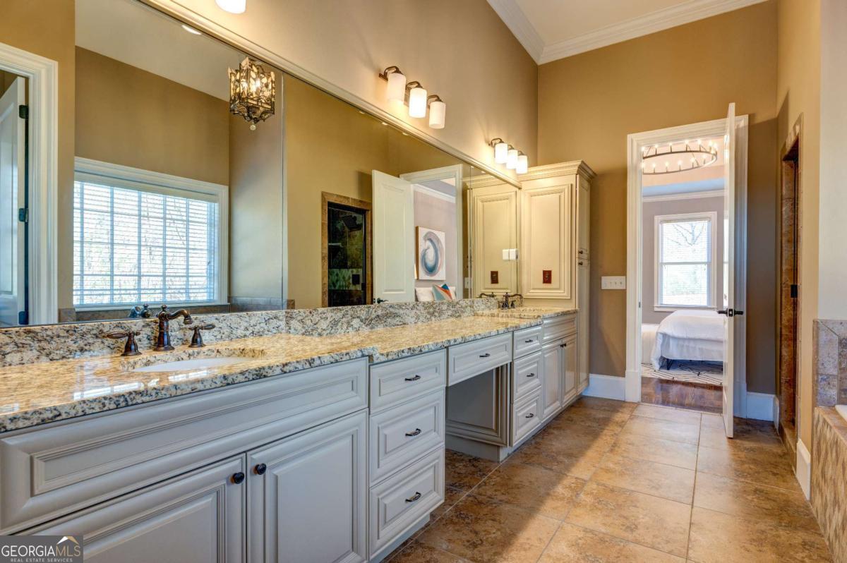 1049 Highland Village Trail