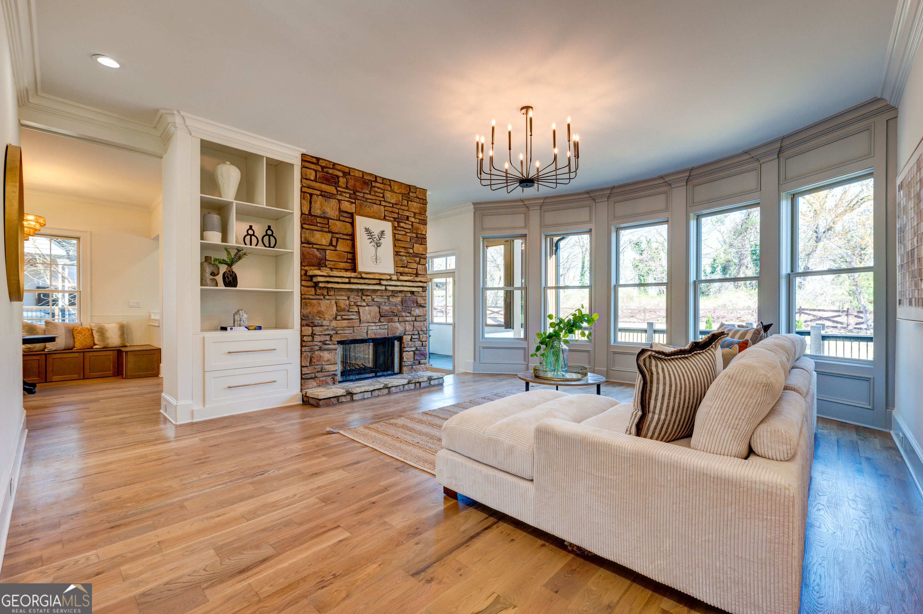 1022 Highland Village Trail