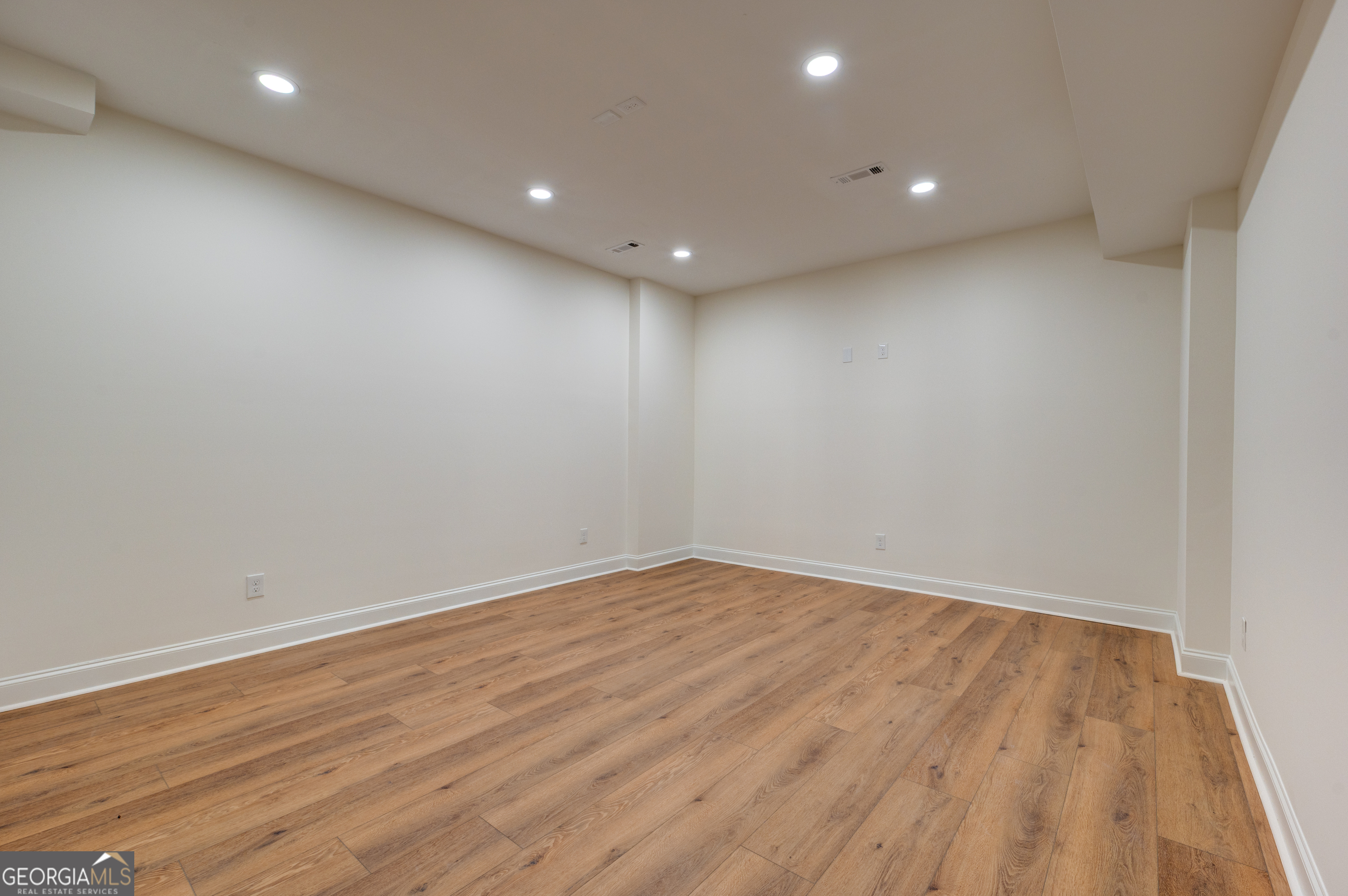 1022 Highland Village Trail