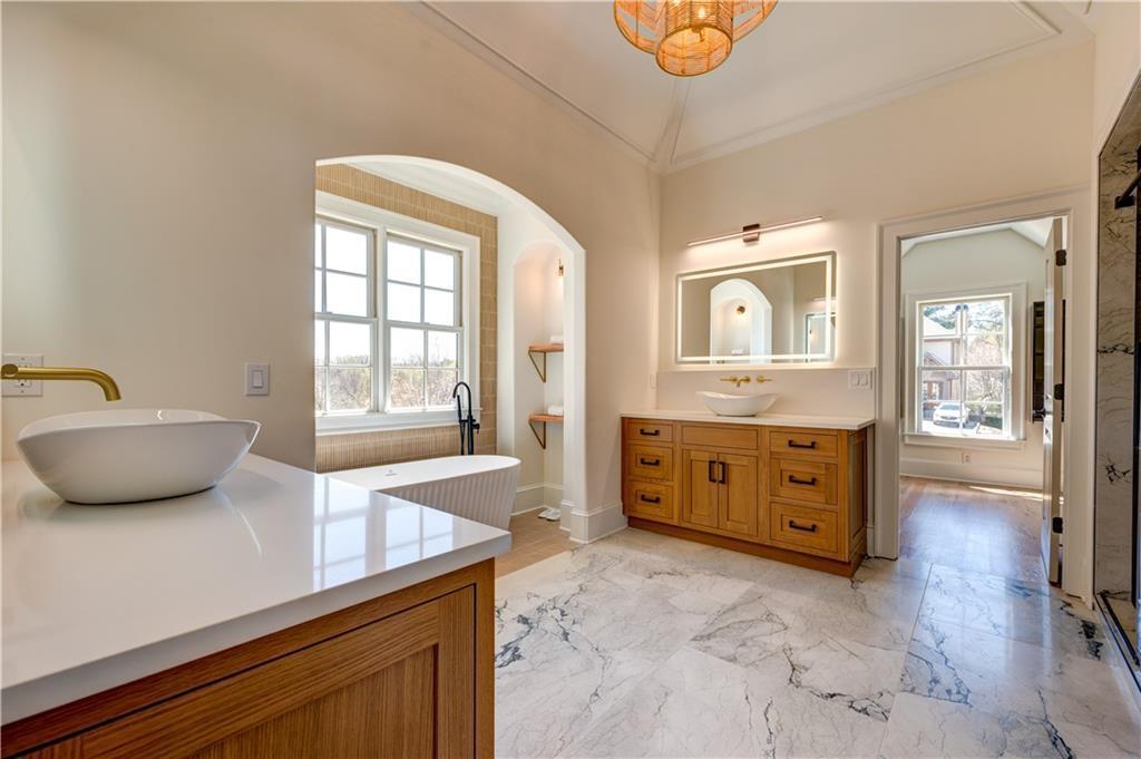 1022 Highland Village Trail