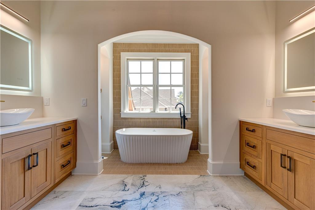 1022 Highland Village Trail