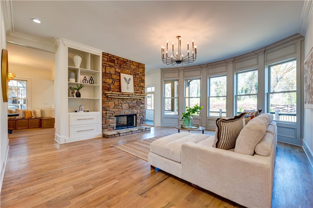 1022 Highland Village Trail