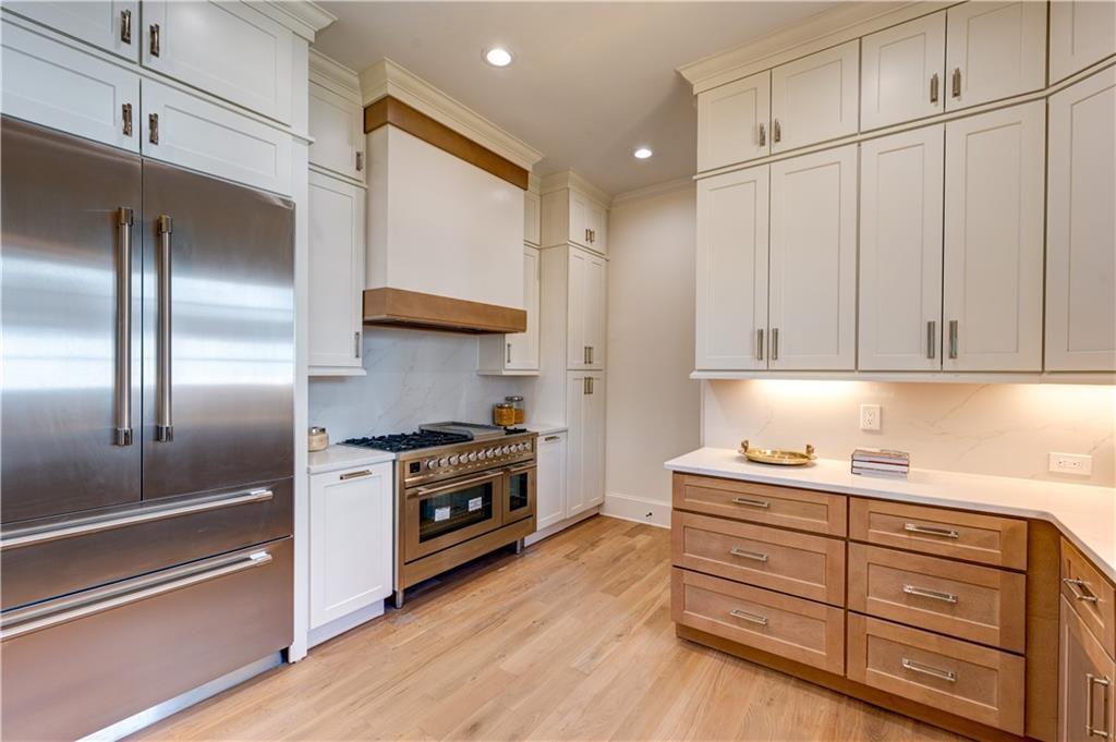 1022 Highland Village Trail