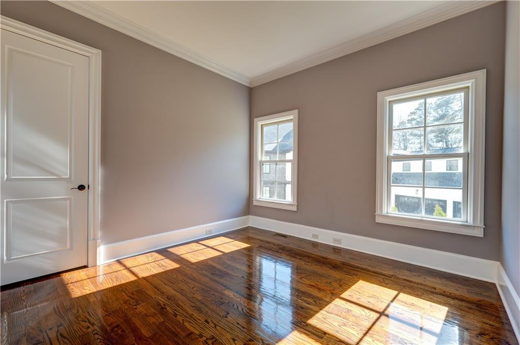 1049 Highland Village Trail