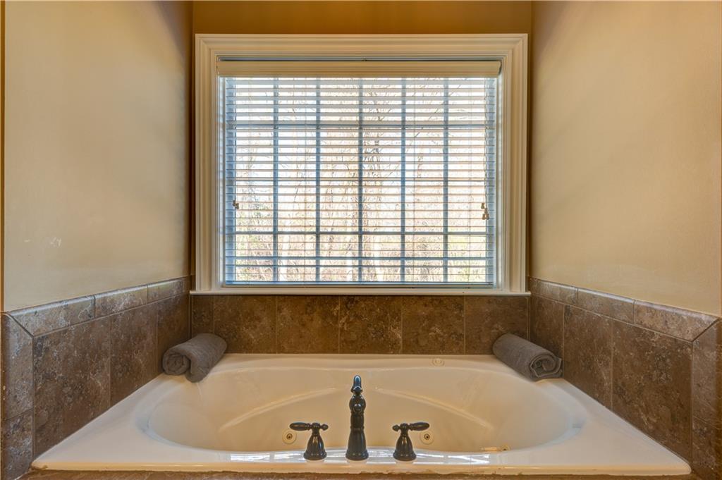 1049 Highland Village Trail