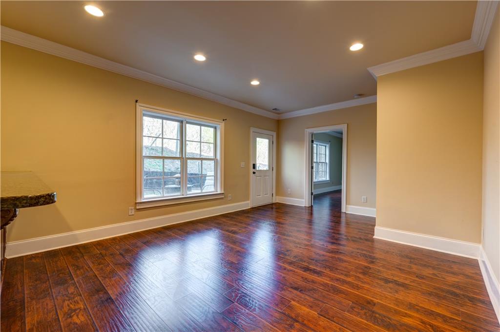 1049 Highland Village Trail