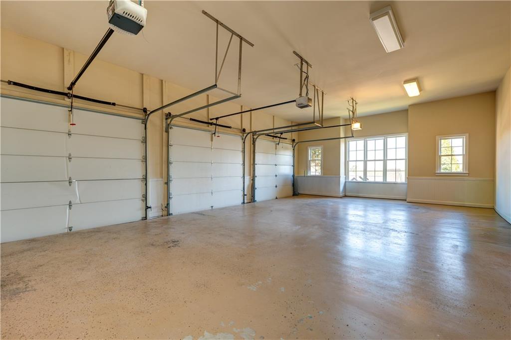 1049 Highland Village Trail