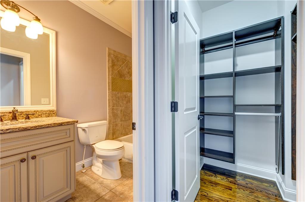 1049 Highland Village Trail