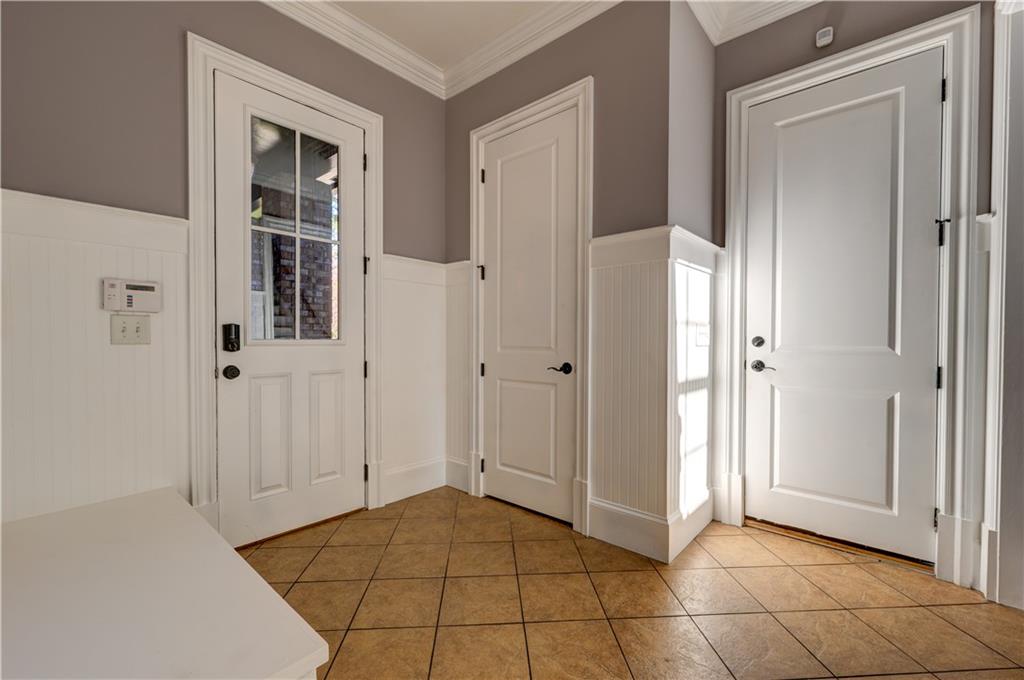 1049 Highland Village Trail