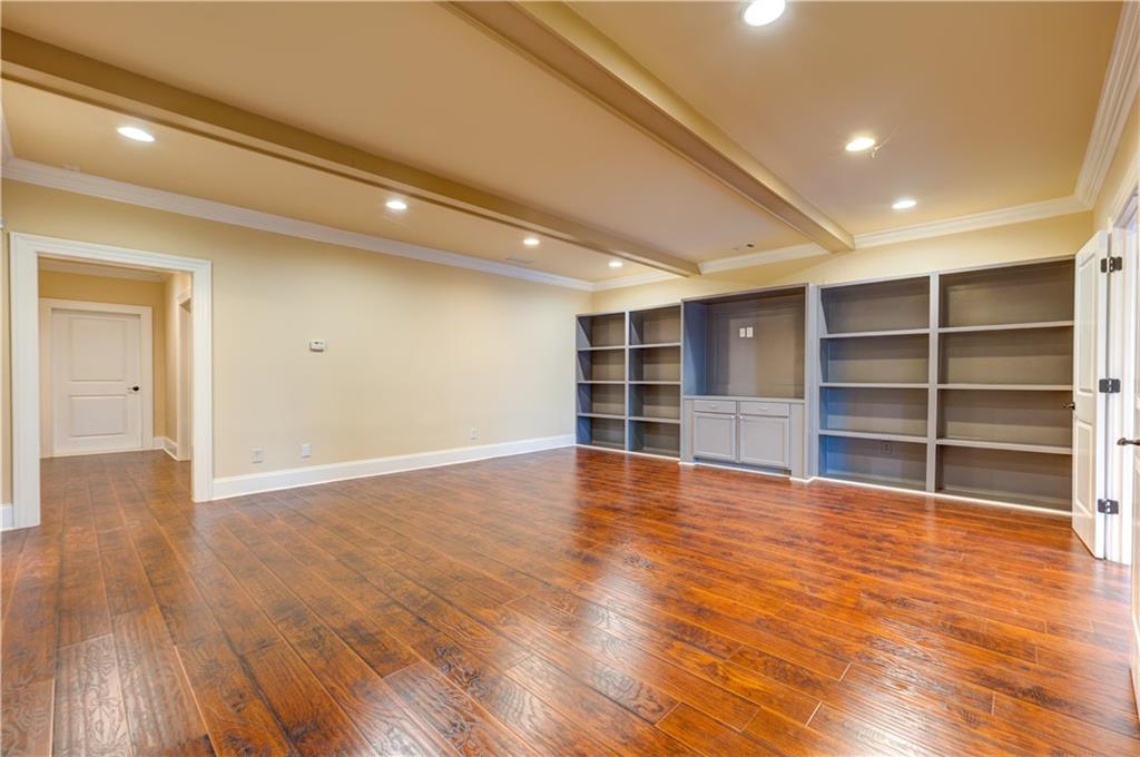 1049 Highland Village Trail