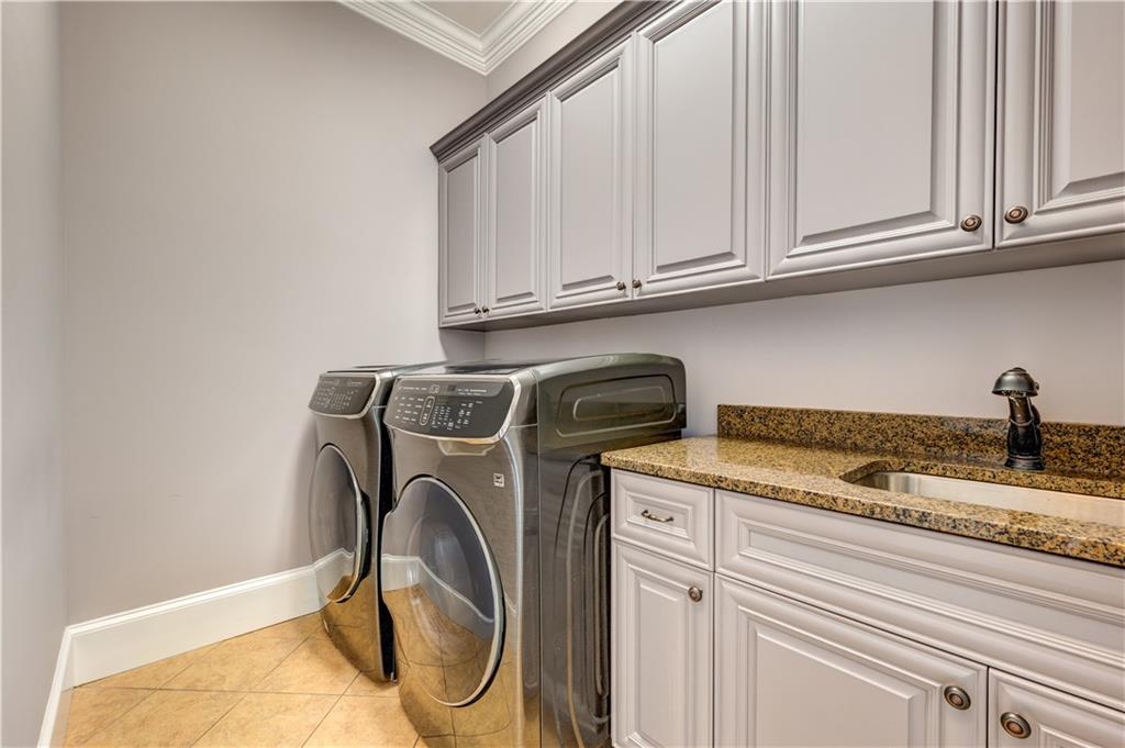 1049 Highland Village Trail