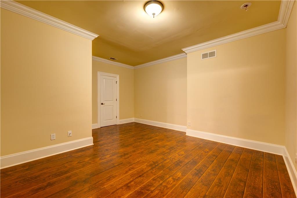 1049 Highland Village Trail