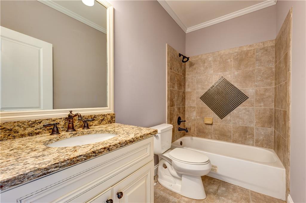 1049 Highland Village Trail