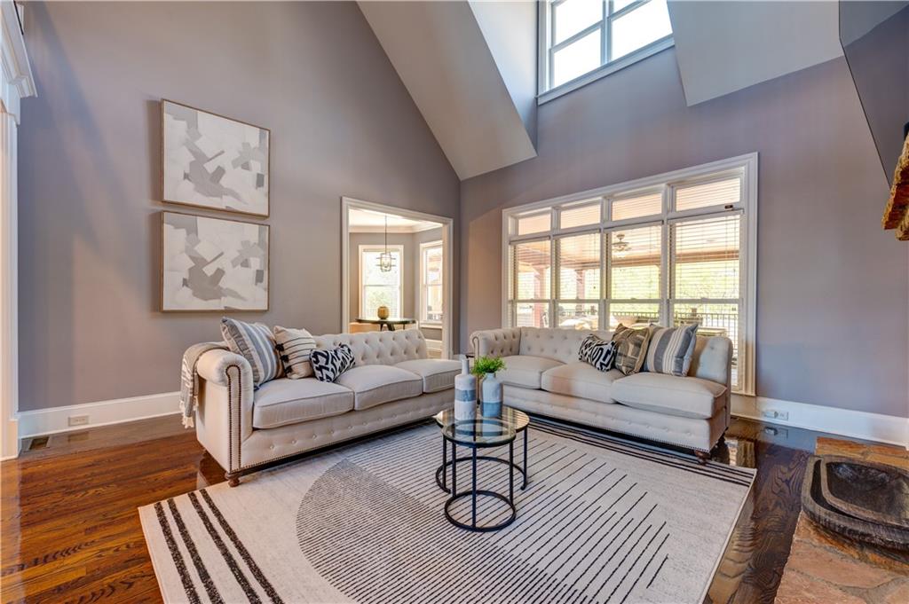 1049 Highland Village Trail