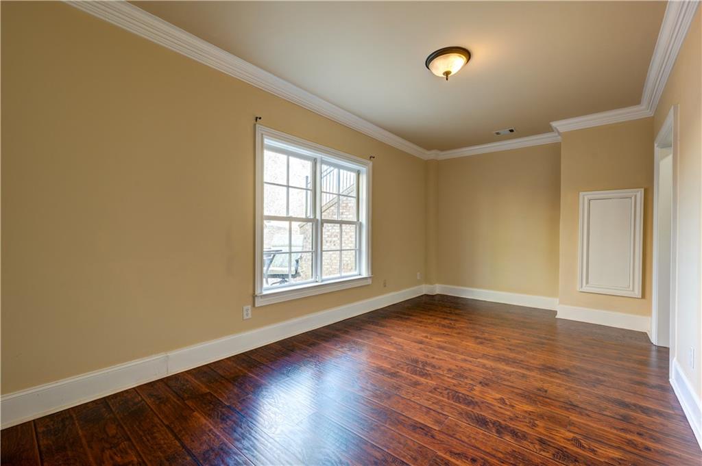 1049 Highland Village Trail