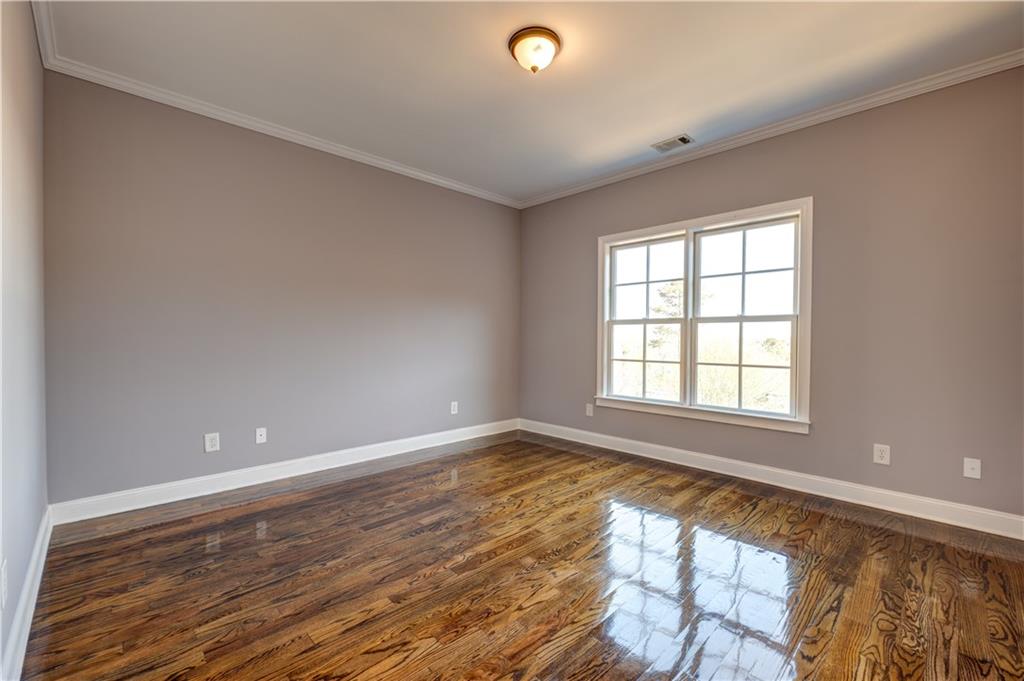 1049 Highland Village Trail