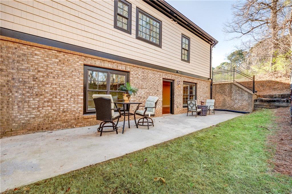 1049 Highland Village Trail