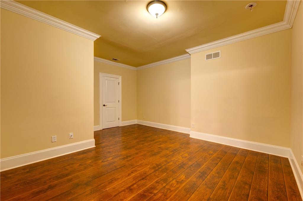 1049 Highland Village Trail