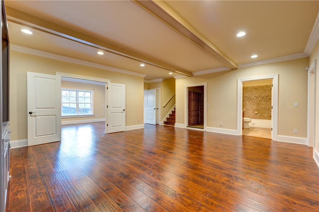 1049 Highland Village Trail