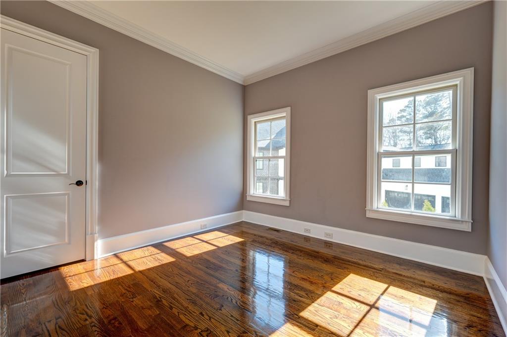 1049 Highland Village Trail