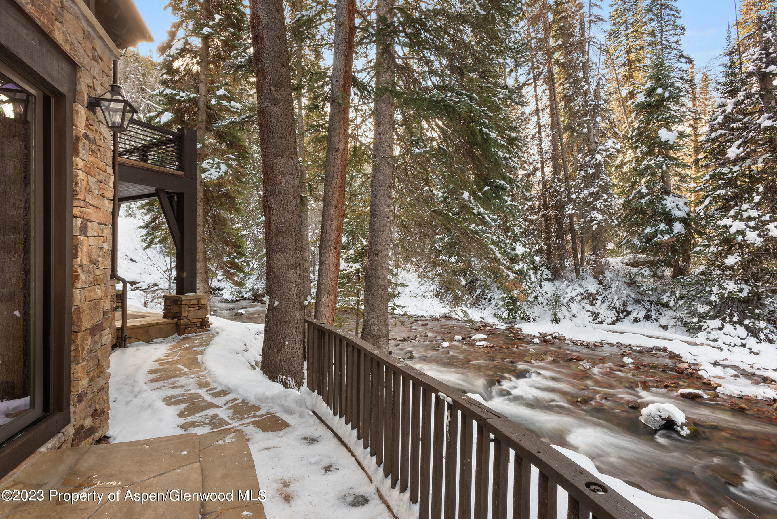 1819 Maroon Creek Road