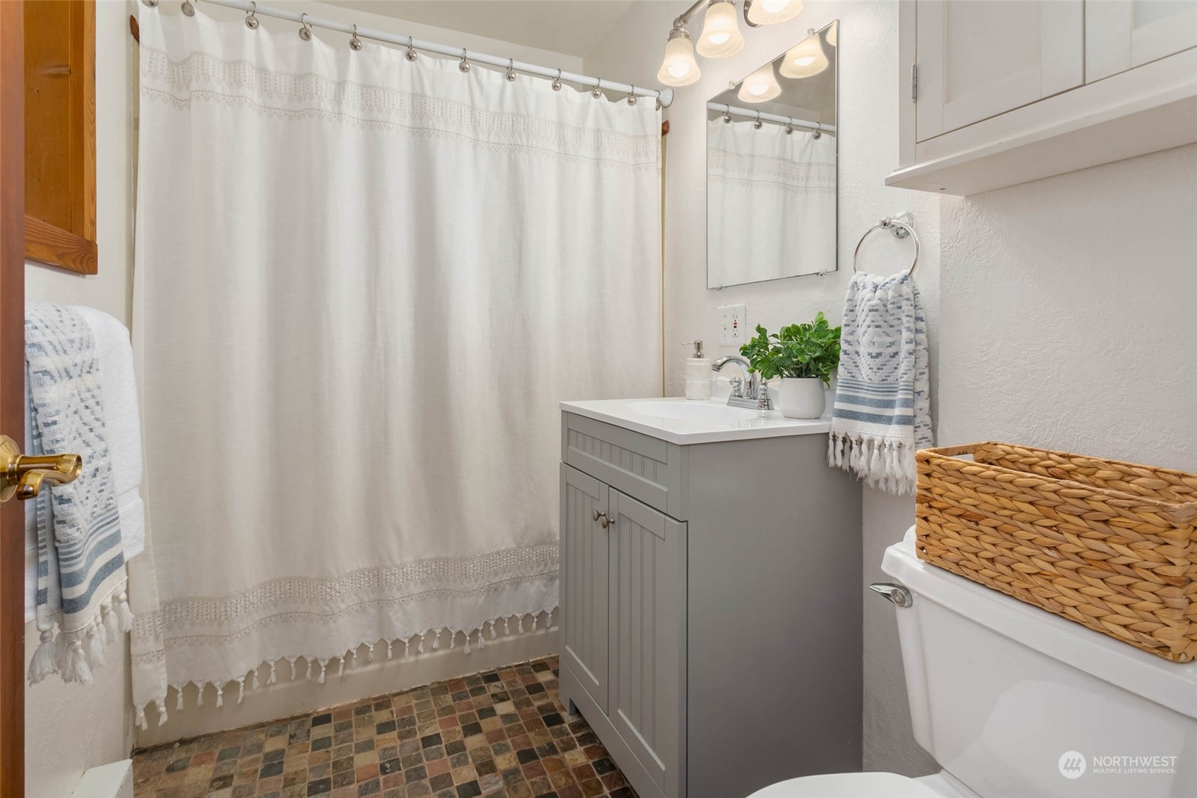 1321 SW Lake Roesiger Road