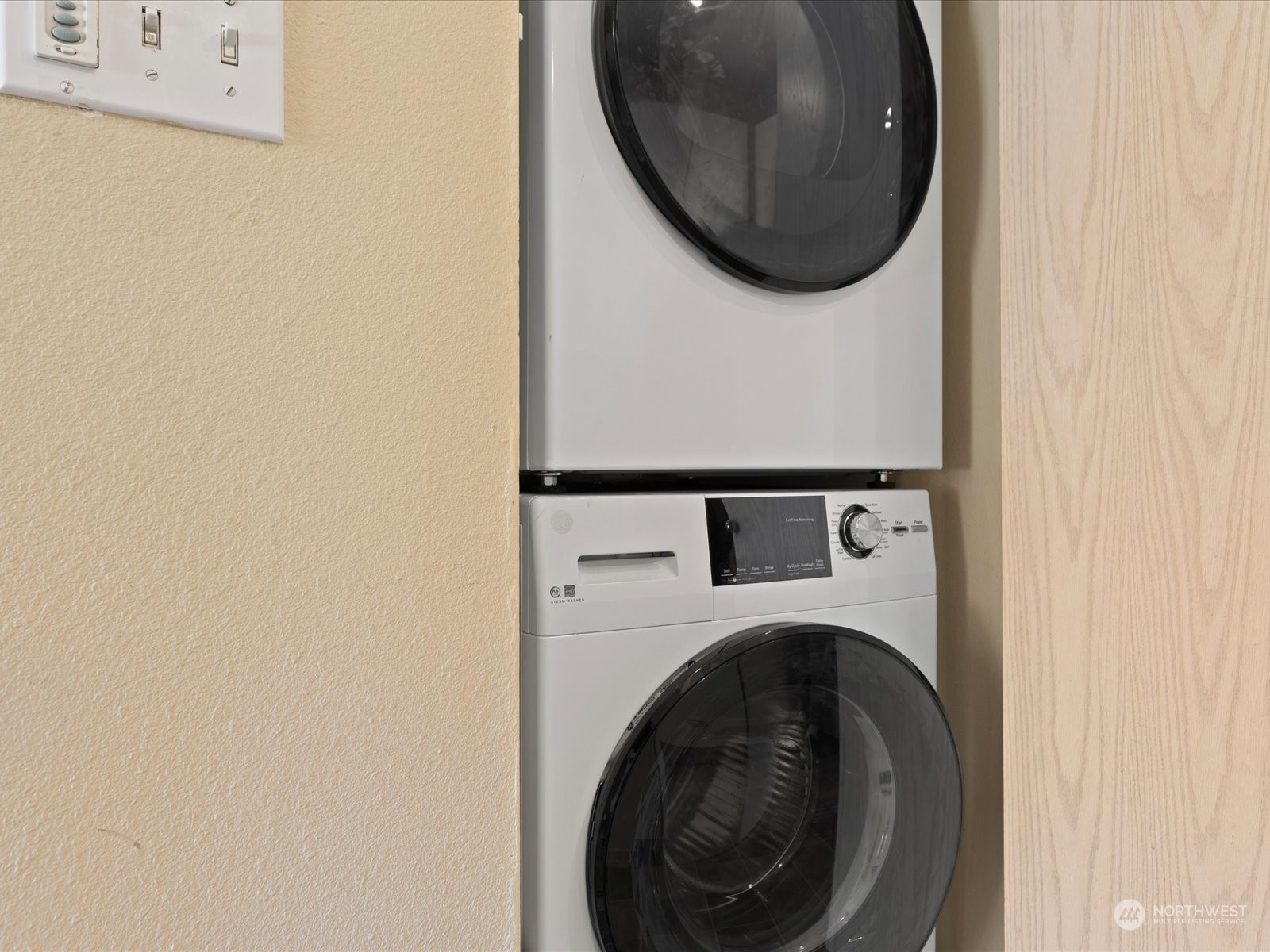 9210 Market Place Unit: J203