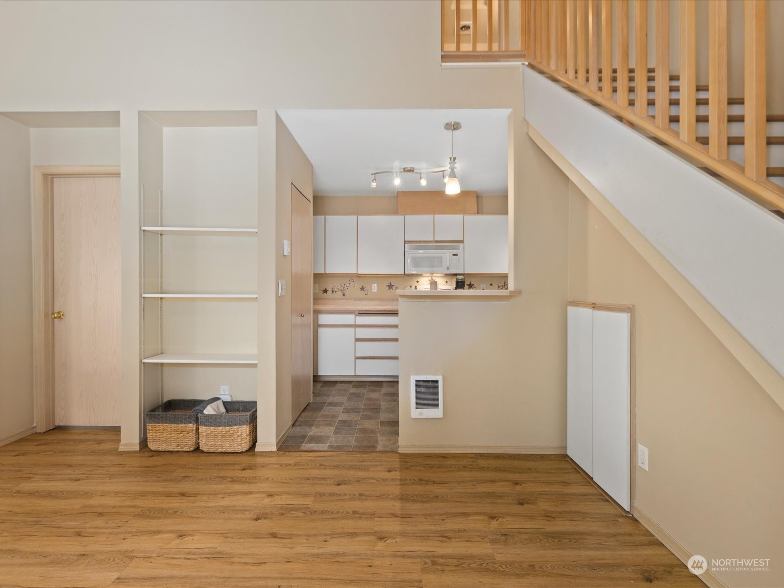 9210 Market Place Unit: J203