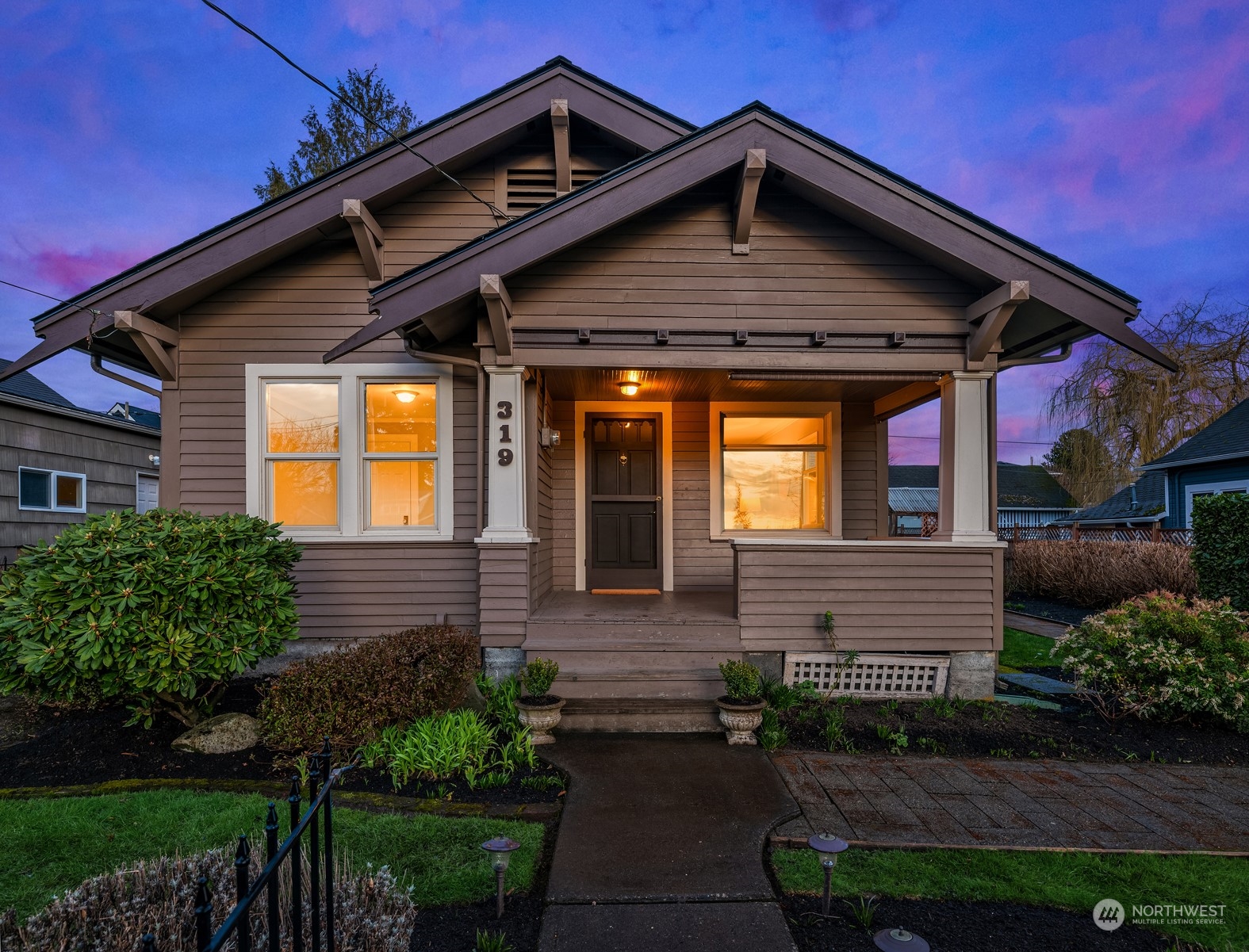 319 AVENUE F