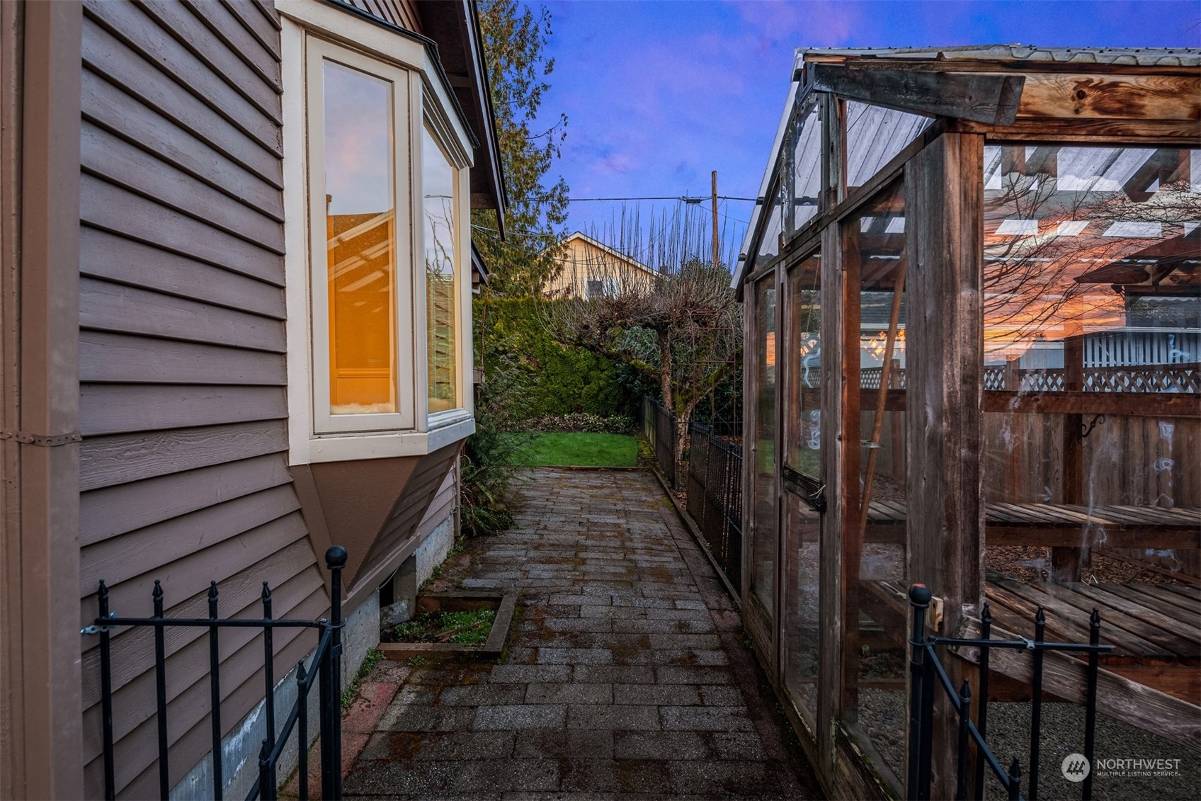 319 AVENUE F
