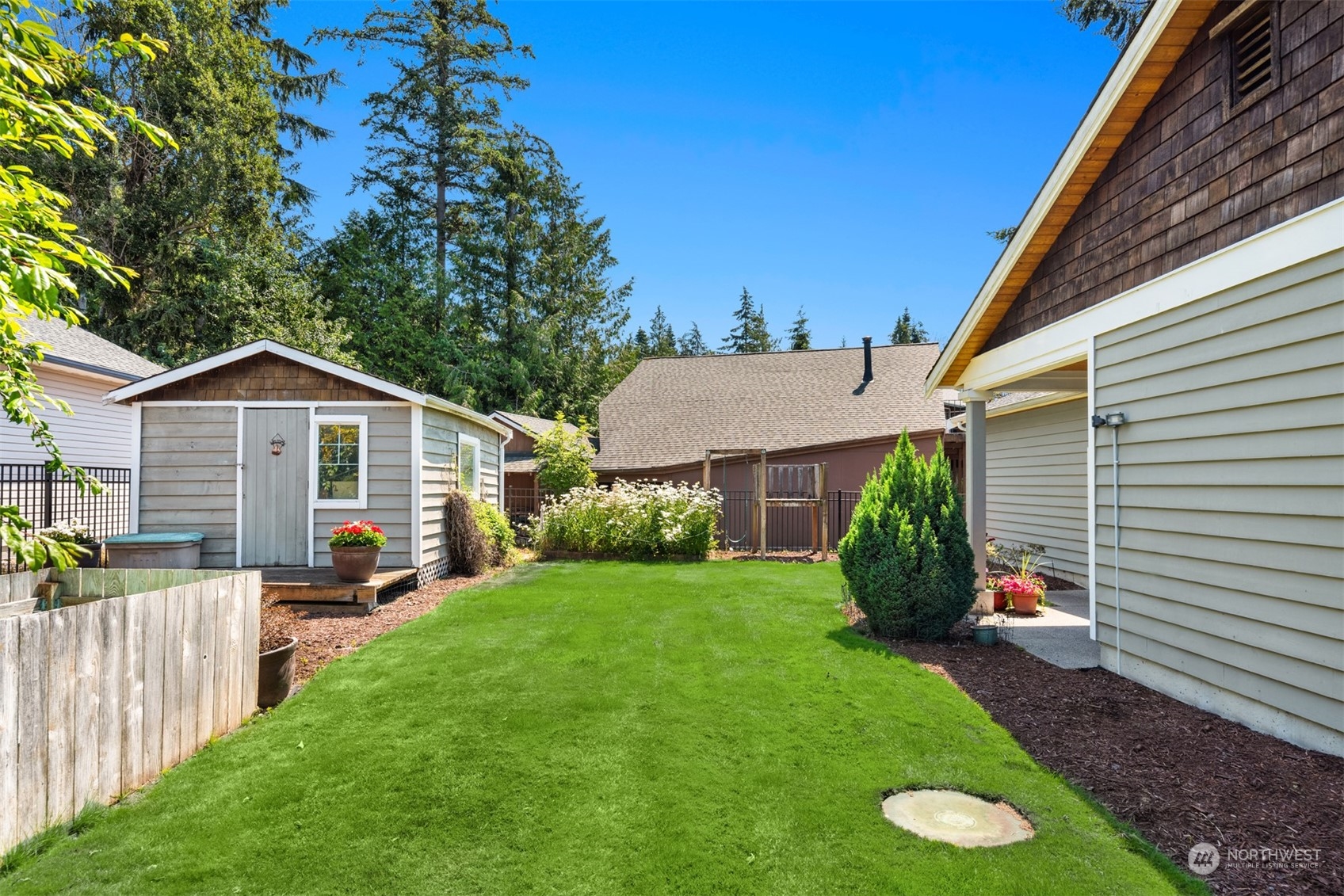 2261 Robin Lane